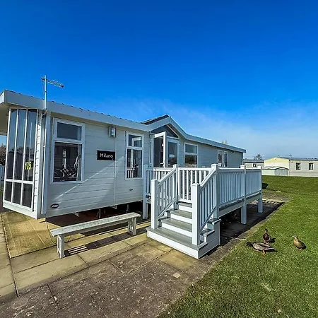 Stunning 6 Berth Caravan With Decking At Southview Holiday Park Ref 33175V Skegness Exterior photo