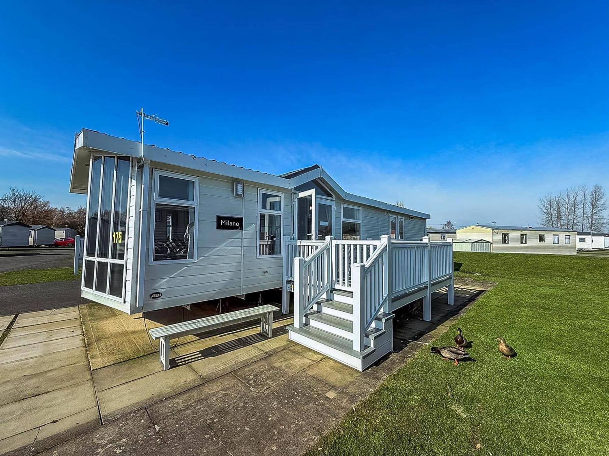 Stunning 6 Berth Caravan With Decking At Southview Ref 33175v Holiday home